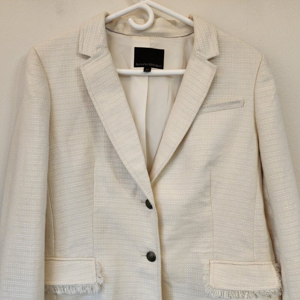 Banana Republic Ivory White Tweed Blazer with Fringe Brass Button Sz 14 Academia - Picture 3 of 16